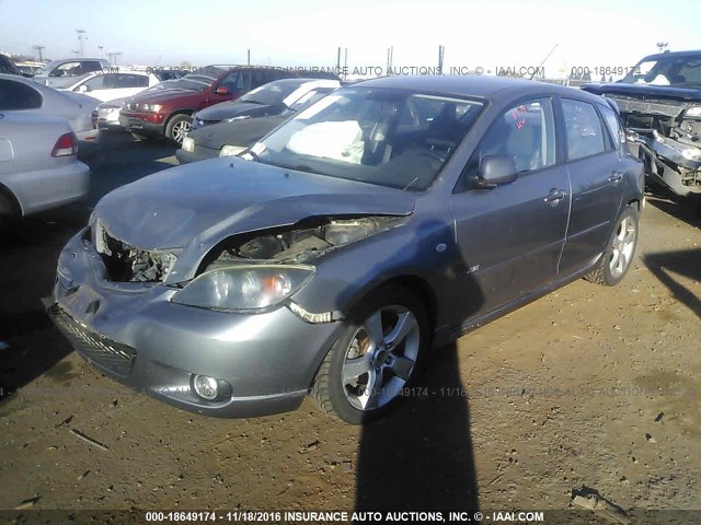 JM1BK344761514917 - 2006 MAZDA 3 HATCHBACK GRAY photo 2