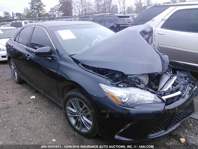 4T1BF1FK5FU475050 - 2015 TOYOTA CAMRY LE/XLE/SE/XSE შავი ფოტო 1