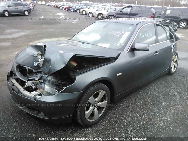 WBANF33527CS39326 - 2007 BMW 525 XI GRAY photo 2