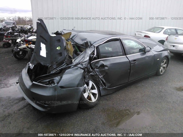 WBANF33527CS39326 - 2007 BMW 525 XI GRAY photo 4