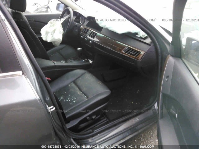 WBANF33527CS39326 - 2007 BMW 525 XI GRAY photo 5