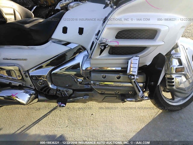 1HFSC47L78A703324 - 2008 HONDA GL1800 WHITE photo 8