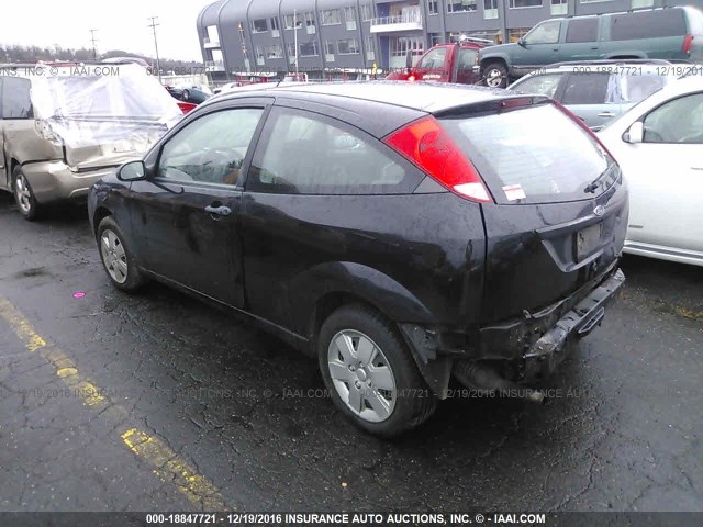 1FAFP31N27W168690 - 2007 FORD FOCUS ZX3/S/SE/SES BLACK photo 3