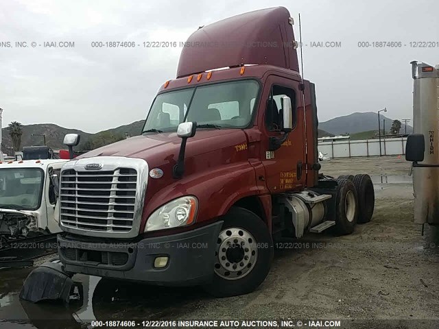 1FUJGEDR2BLBB4127 - 2011 FREIGHTLINER CASCADIA 125  BURGUNDY photo 2