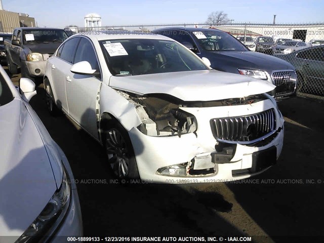 W04GS5EC1B1005126 - 2011 BUICK REGAL CXL WHITE photo 1