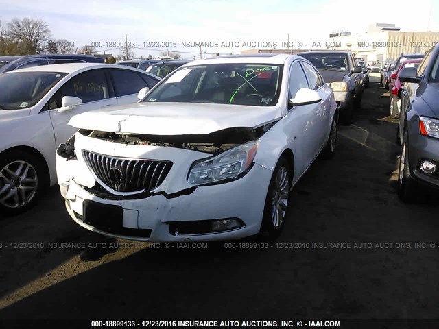 W04GS5EC1B1005126 - 2011 BUICK REGAL CXL WHITE photo 2