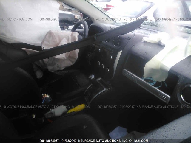 1C4NJDEB6GD663564 - 2016 JEEP COMPASS LATITUDE 黑色 照片 5