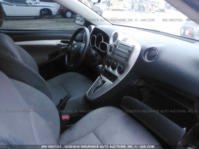 2T1KU40E79C160136 - 2009 TOYOTA COROLLA MATRIX  WHITE photo 5