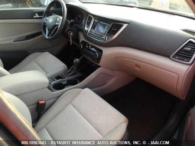 KM8J3CA41GU077277 - 2016 HYUNDAI TUCSON LIMITED/SPORT AND ECO/SE GRAY photo 5