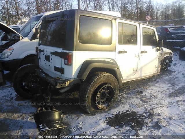 1C4BJWDG0GL250699 - 2016 JEEP WRANGLER UNLIMITE SPORT WHITE photo 4