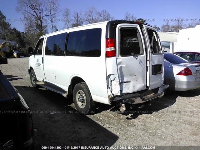 1GAZGYFG5D1140169 - 2013 CHEVROLET EXPRESS G3500 LT WHITE photo 3