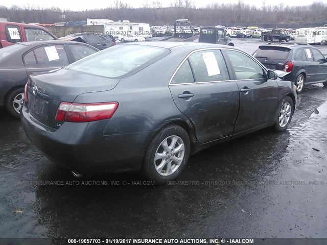 4T1BK46K17U054523 - 2007 TOYOTA CAMRY NEW GENERAT LE/XLE/SE GRAY photo 4