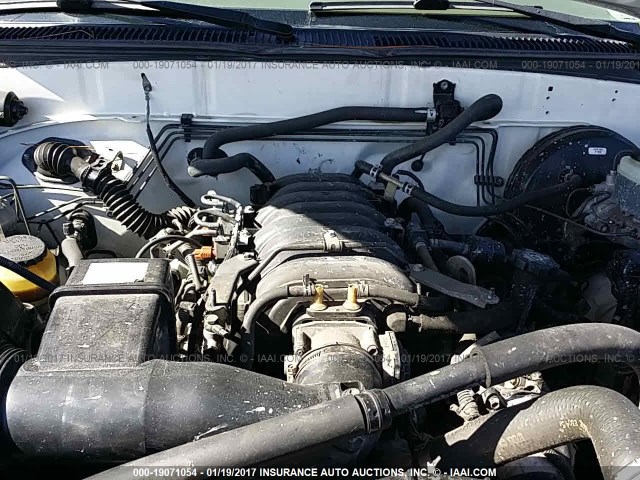 5TBET34126S539901 - 2006 TOYOTA TUNDRA DOUBLE CAB SR5 WHITE photo 10