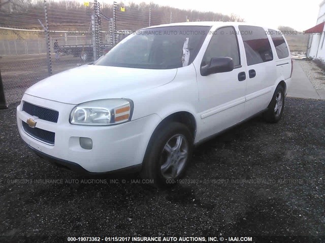 1GNDV23117D214296 - 2007 CHEVROLET UPLANDER LS WHITE photo 2