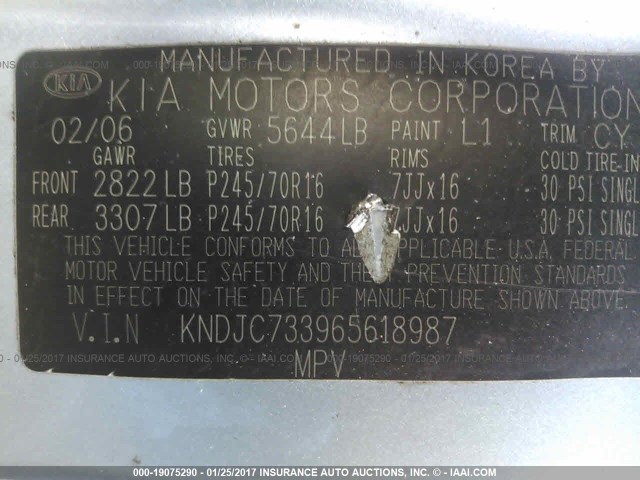 KNDJC733965618987 - 2006 KIA SORENTO EX/LX SILVER photo 9