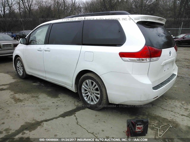 5TDYK3DC1ES419255 - 2014 TOYOTA SIENNA XLE/LIMITED WHITE photo 3