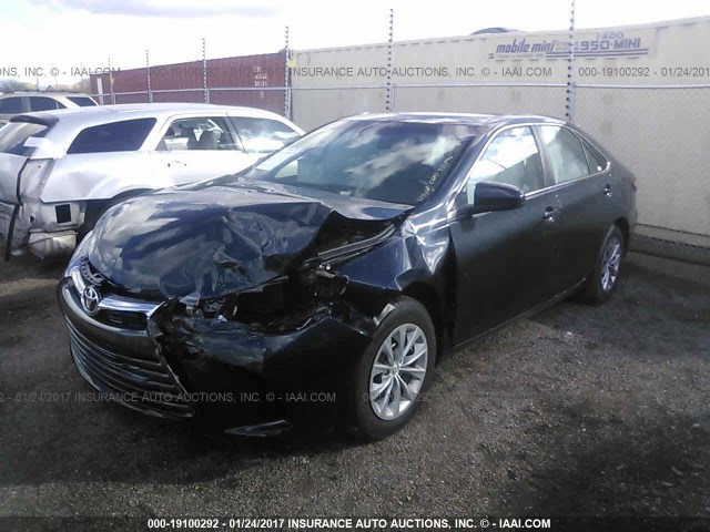 4T1BF1FK3HU333590 - 2017 TOYOTA CAMRY LE/XLE/SE/XSE BLUE photo 2