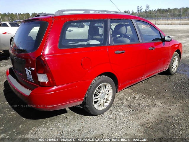 1FAFP36N66W120228 - 2006 FORD FOCUS ZXW RED photo 4