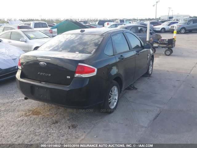 1FAHP35N48W158103 - 2008 FORD FOCUS SE/SEL/SES BLACK photo 4