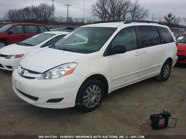 5TDZK23C27S008708 - 2007 TOYOTA SIENNA CE/LE WHITE photo 2