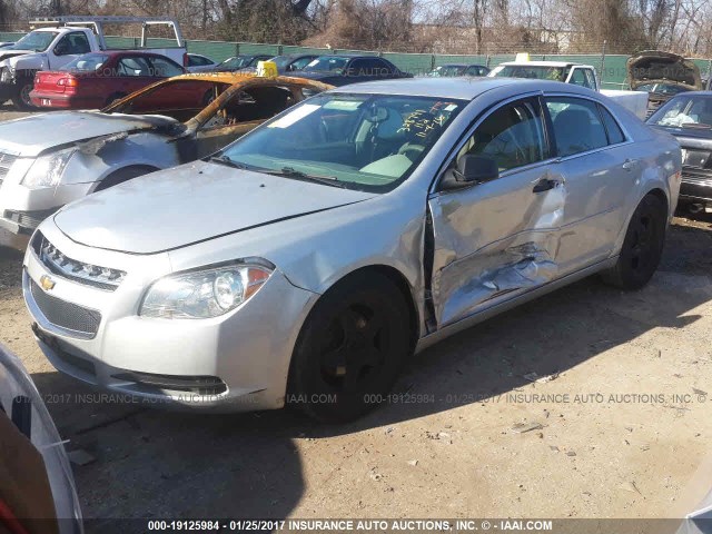 1G1ZB5E07CF105975 - 2012 CHEVROLET MALIBU LS 银色 照片 2