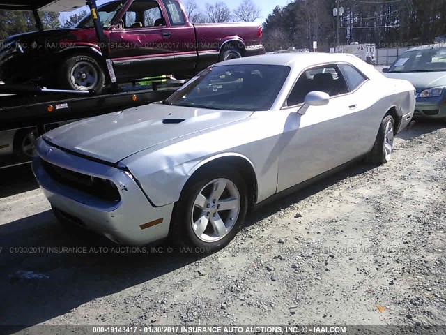 2B3CJ4DV8AH260524 - 2010 DODGE CHALLENGER SE SILVER photo 2