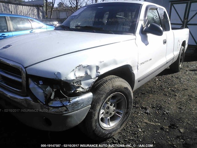 1B7GL22X3YS677622 - 2000 DODGE DAKOTA WHITE photo 6