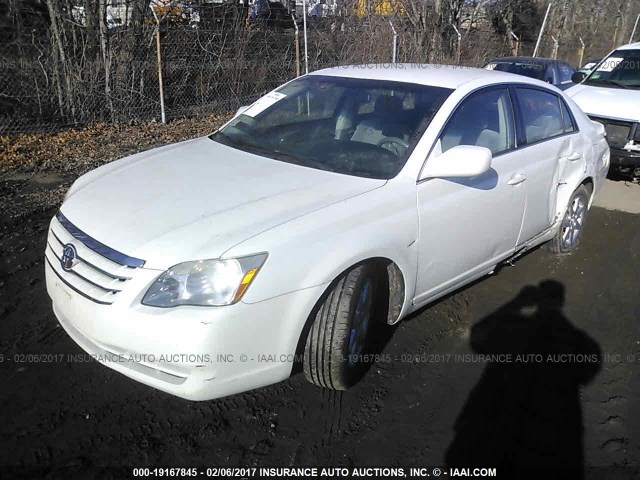 4T1BK36BX7U229605 - 2007 TOYOTA AVALON XL/XLS/TOURING/LIMITED WHITE photo 2