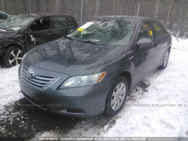 4T1BB46K17U009131 - 2007 TOYOTA CAMRY NEW GENERAT HYBRID GRAY photo 2