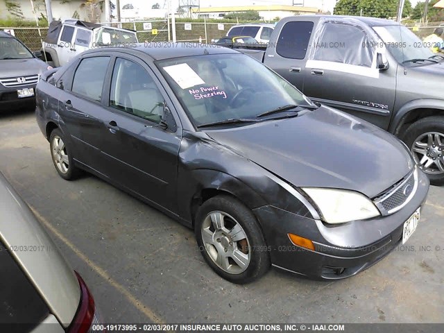 1FAFP34N27W186392 - 2007 FORD FOCUS ZX4/S/SE/SES GRAY photo 1