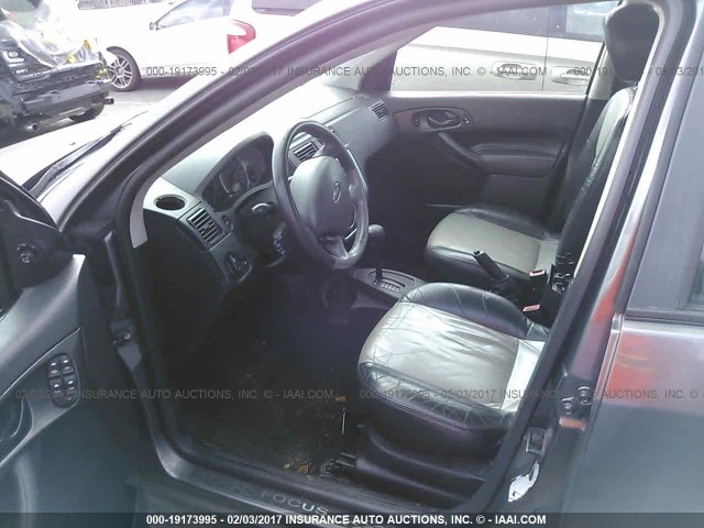 1FAFP34N27W186392 - 2007 FORD FOCUS ZX4/S/SE/SES 灰色 照片 5