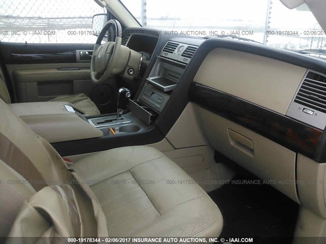 5LMFU28536LJ03844 - 2006 LINCOLN NAVIGATOR GRAY photo 5