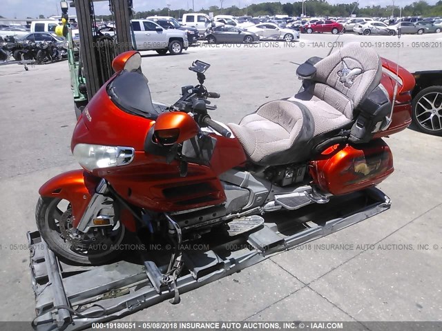 1HFSC47073A201380 - 2003 HONDA GL1800 ORANGE photo 2