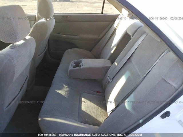 JTDBE32K120122847 - 2002 TOYOTA CAMRY LE/XLE/SE 白色 照片 8