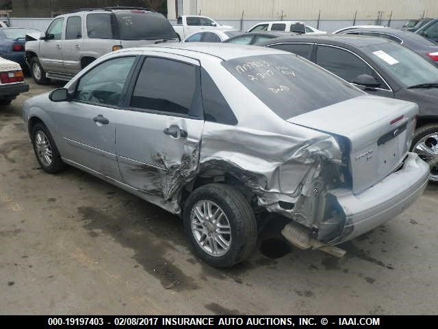 1FAFP34N97W111740 - 2007 FORD FOCUS ZX4/S/SE/SES SILVER photo 3