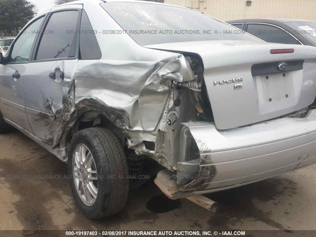 1FAFP34N97W111740 - 2007 FORD FOCUS ZX4/S/SE/SES 银色 照片 6