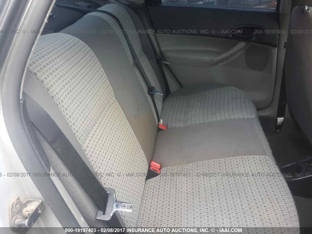 1FAFP34N97W111740 - 2007 FORD FOCUS ZX4/S/SE/SES 银色 照片 8