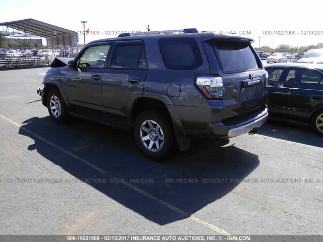 JTEBU5JR0G5280275 - 2016 TOYOTA 4RUNNER SR5 PRM/LTD/TRL/TLPRM/TRD GRAY photo 3