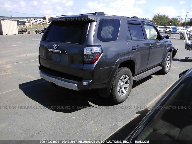 JTEBU5JR0G5280275 - 2016 TOYOTA 4RUNNER SR5 PREM/LTDL/TRAIL/TRD Szary zdjęcie 4
