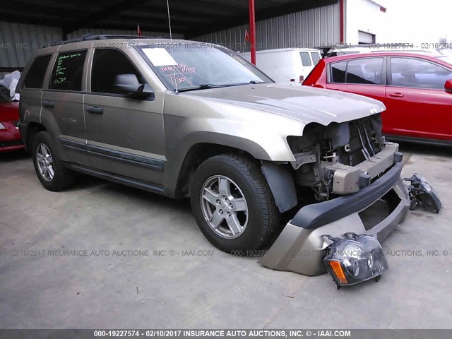 1J4GS48K15C682585 - 2005 JEEP GRAND CHEROKEE LAREDO/COLUMBIA/FREEDOM GOLD photo 1