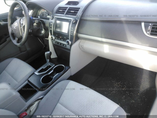 4T4BF1FK0ER432854 - 2014 TOYOTA CAMRY L/SE/LE/XLE 白色 照片 5