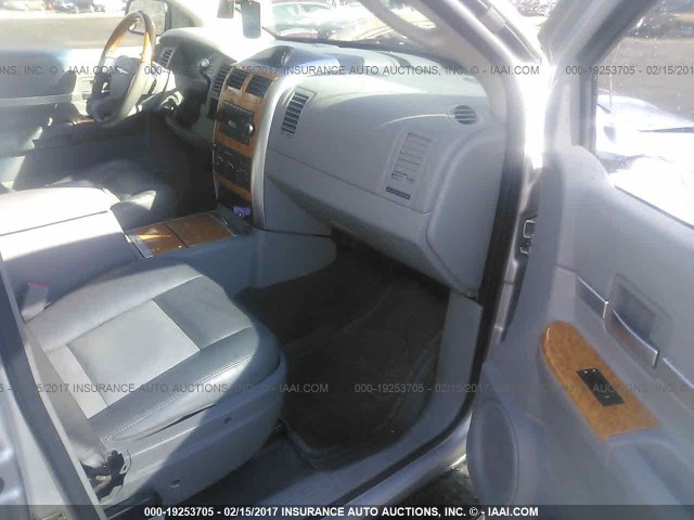 1A8HX58287F500800 - 2007 CHRYSLER ASPEN LIMITED ვერცხლისფერი ფოტო 5
