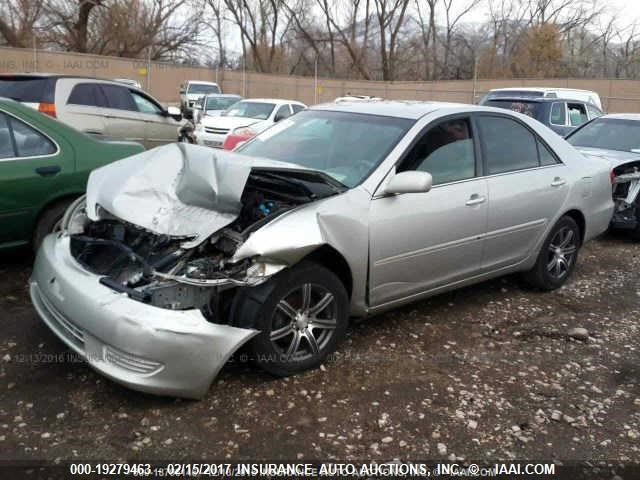 4T1BE32K55U078442 - 2005 TOYOTA CAMRY LE/XLE/SE SILVER photo 2