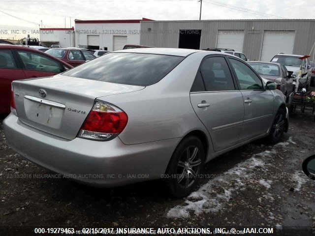 4T1BE32K55U078442 - 2005 TOYOTA CAMRY LE/XLE/SE SILVER photo 4