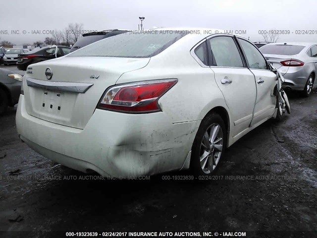 1N4AL3AP0FC196320 - 2015 NISSAN ALTIMA 2.5/S/SV/SL WHITE photo 4