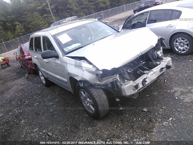 1J8GS48K68C113928 - 2008 JEEP GRAND CHEROKEE LAREDO GRAY photo 1