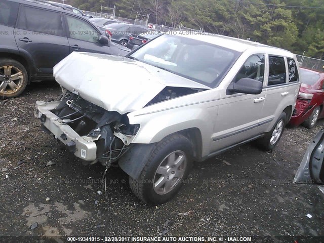 1J8GS48K68C113928 - 2008 JEEP GRAND CHEROKEE LAREDO GRAY photo 2