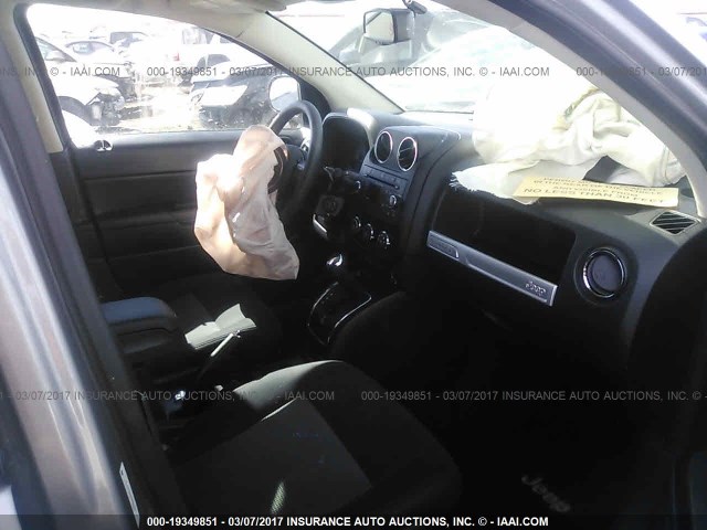 1C4NJDBB1GD632291 - 2016 JEEP COMPASS SPORT SILVER photo 5