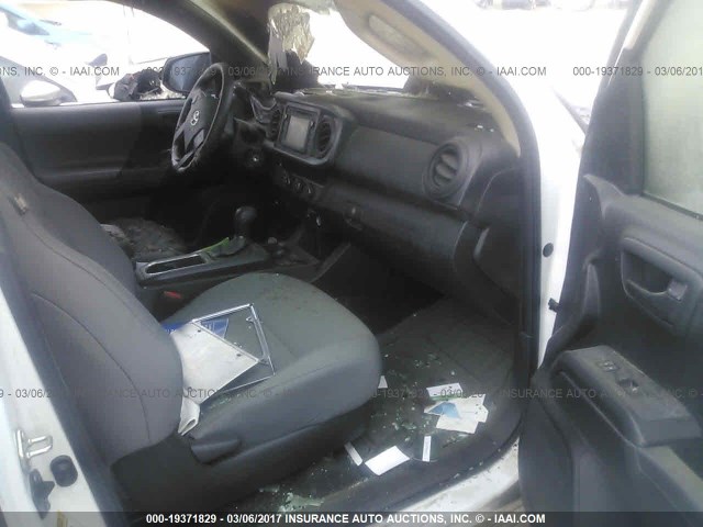 5TFRX5GN0GX059973 - 2016 TOYOTA TACOMA ACCESS CAB/SR/SR5 თეთრი ფოტო 5