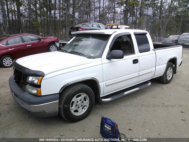 2GCEC19V031353252 - 2003 CHEVROLET SILVERADO C1500 WHITE photo 2